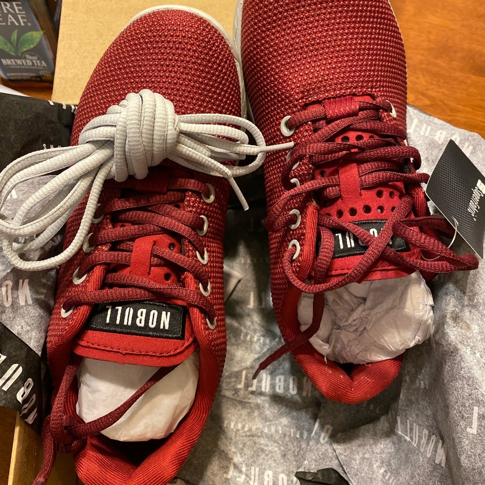NWT NO BULL TRAINERS SIZE 7 women’s